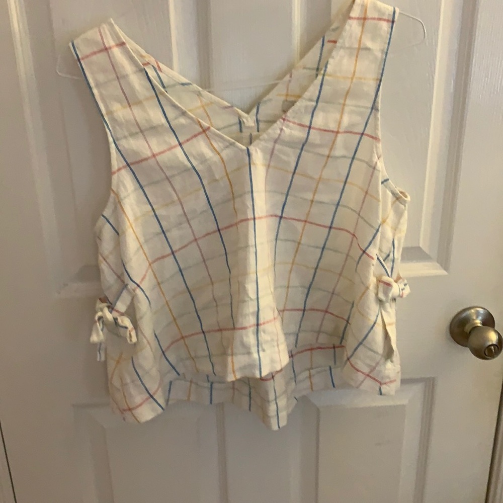 Multi color tank